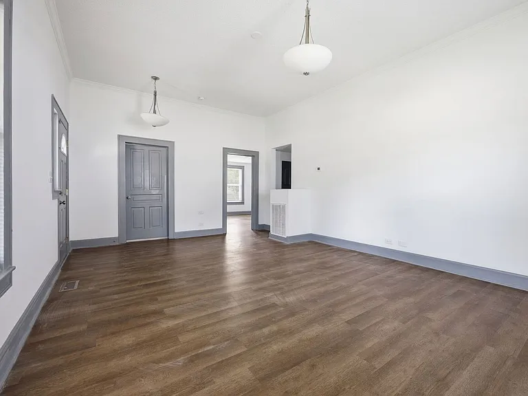 204 E H St — Photo 7