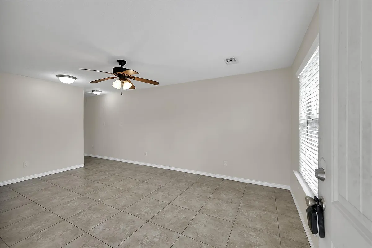 Building Photo - 167 S Bend Ct #A