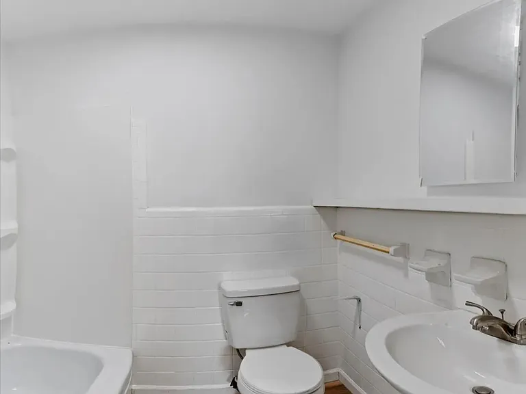 2216 Memorial Pkwy NW #B1 — Photo 6