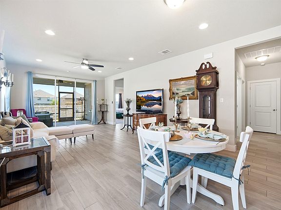 5th image of 208 Winding Hollow Ln
