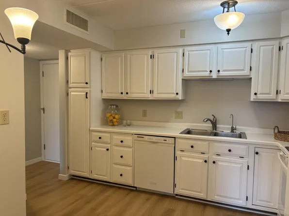 7200 York Ave S APT 116, Edina, MN 55435