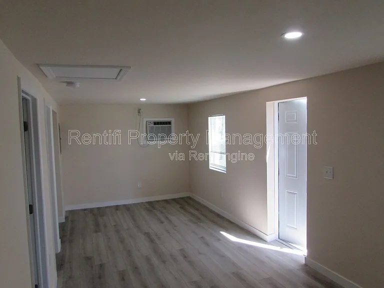 101 3rd St #1 — Photo 7