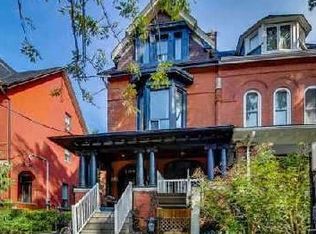 373 Markham St #5, Toronto, ON M6G2K8