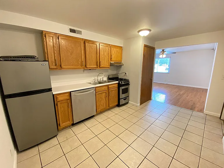 Summit St 1770 1770 — Photo 22
