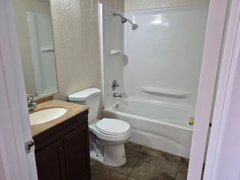 2664 Bryandouglas Dr #B — Photo 8