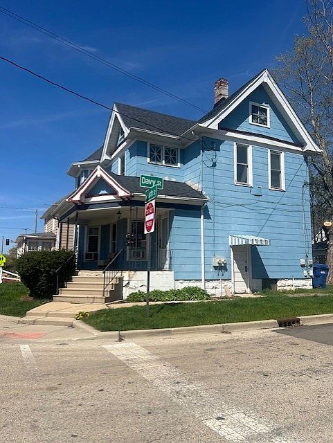 2nd image of 804 N 4th St