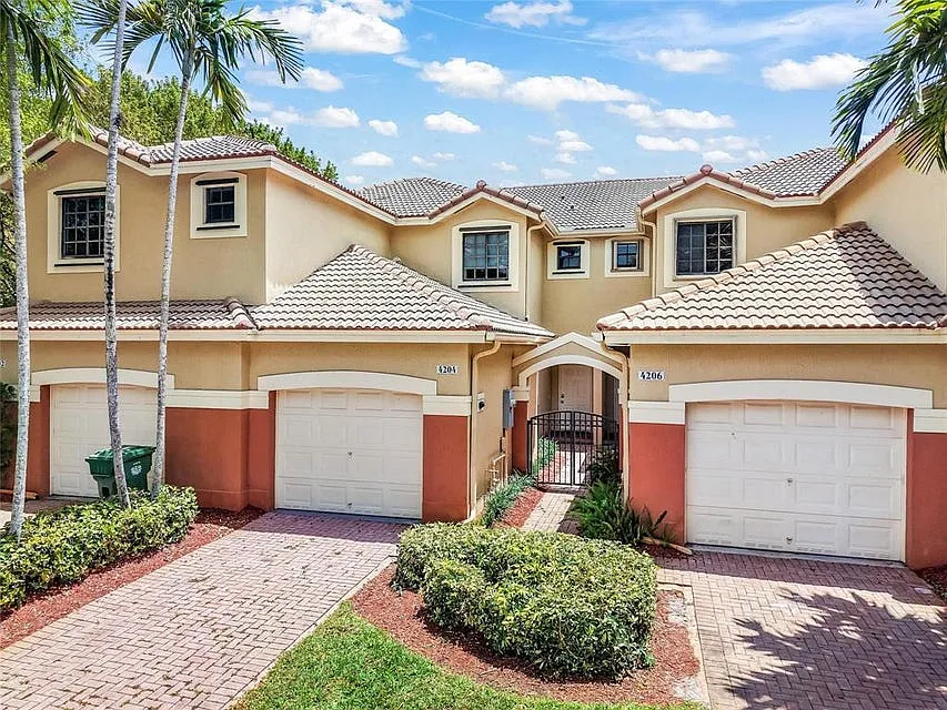 Building Photo - 4204 Vineyard Cir #0