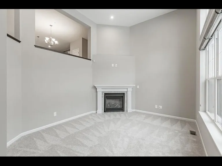7695 77th Pl — Photo 3