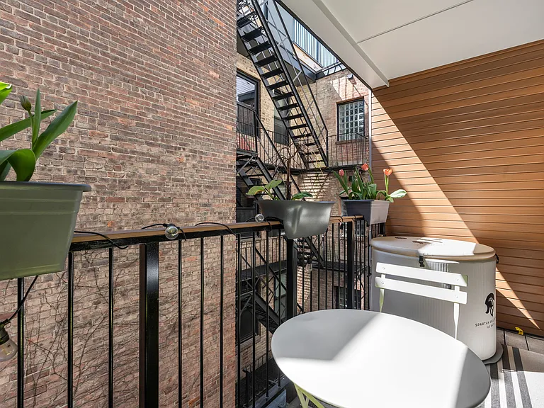 277 Border St #203 — Photo 14
