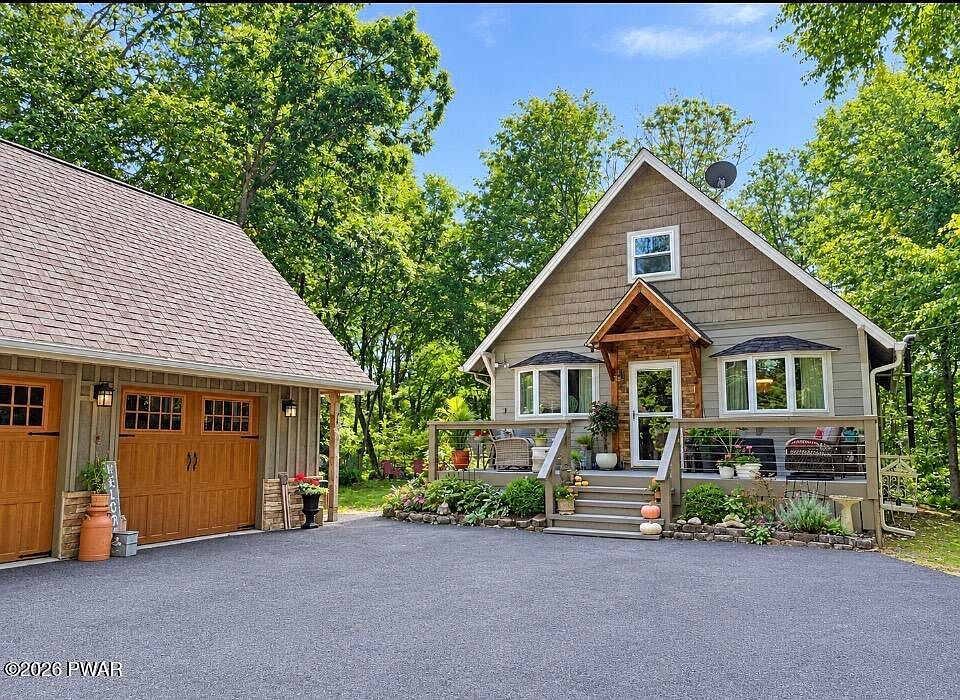 1st image of 804 Hackamore Ct