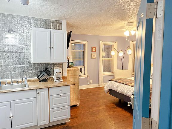 5th image of 1715 19th St #16
