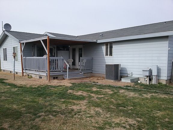 Porch with bonusrm& bckdoors