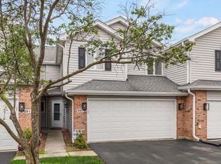 8316 Highpoint Cir UNIT F, Darien, IL 60561