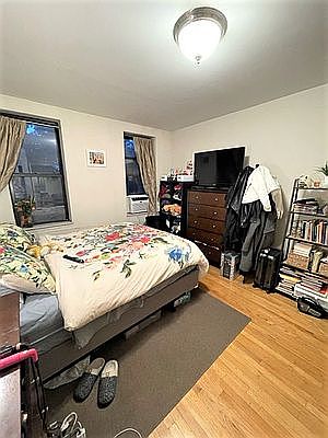 3rd image of 206 E 34th St APT 4A