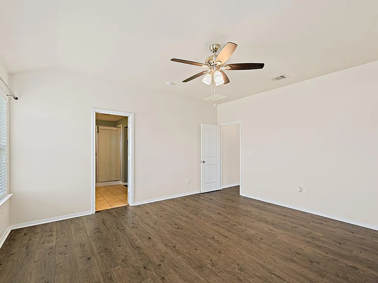 5916 Montrelia Dr — Photo 16