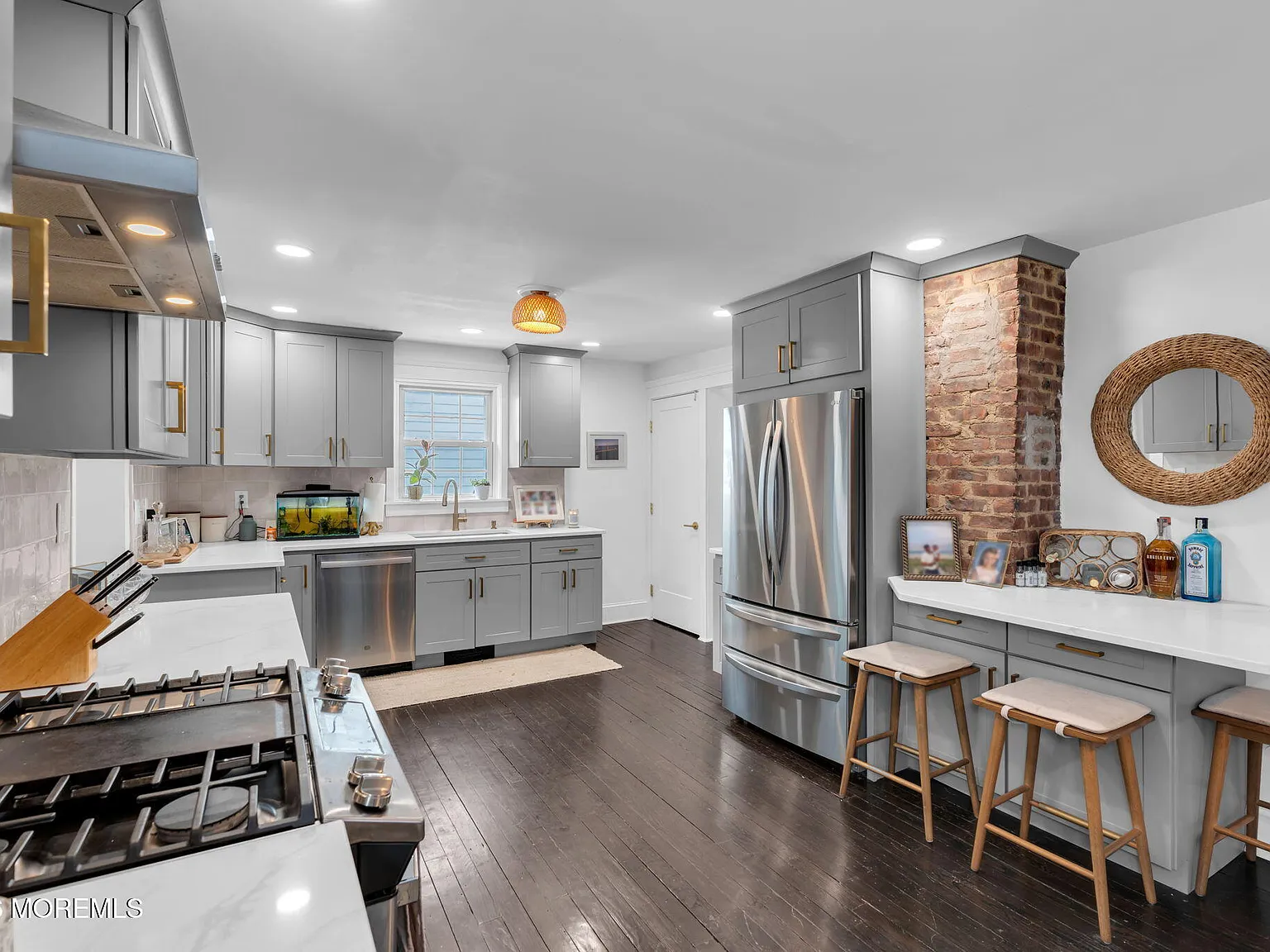3 bed, 1.5 bath, 1671 sqft, $5,000 — Photo 2