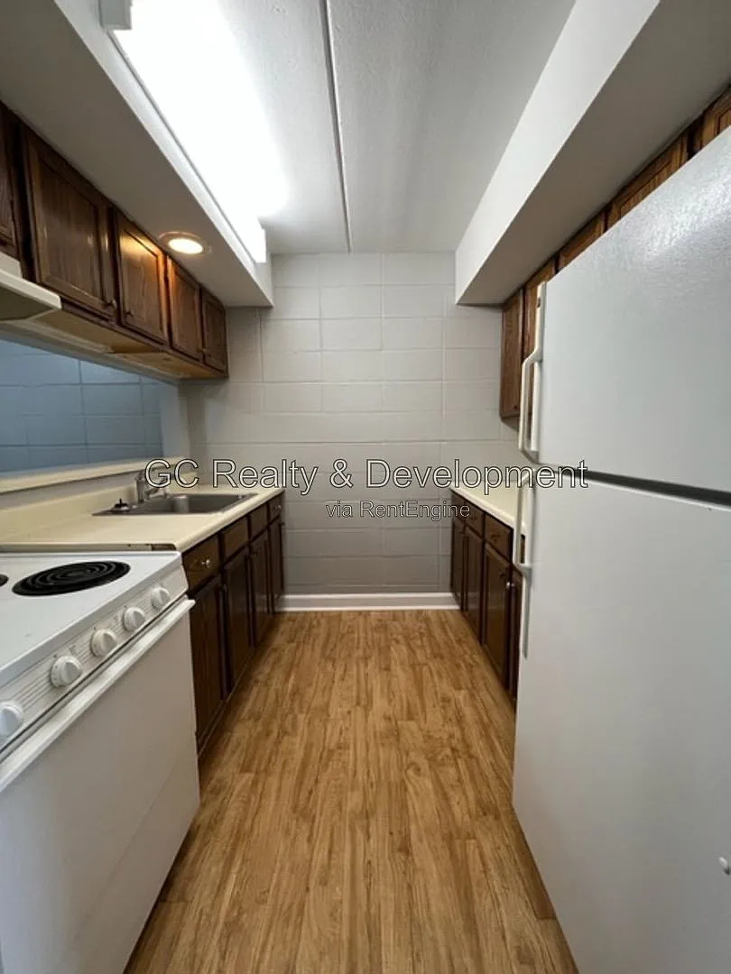 263 Uteg St — Photo 4