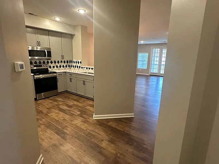 5353 Nottinghamshire Ln — Photo 14
