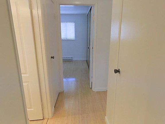 5th image of 325 Kitty Hawk Rd Unit 207