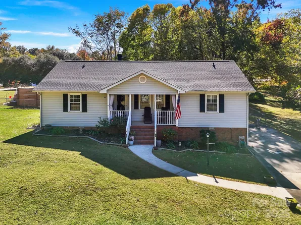 1517 University Dr, Lancaster, SC 29720