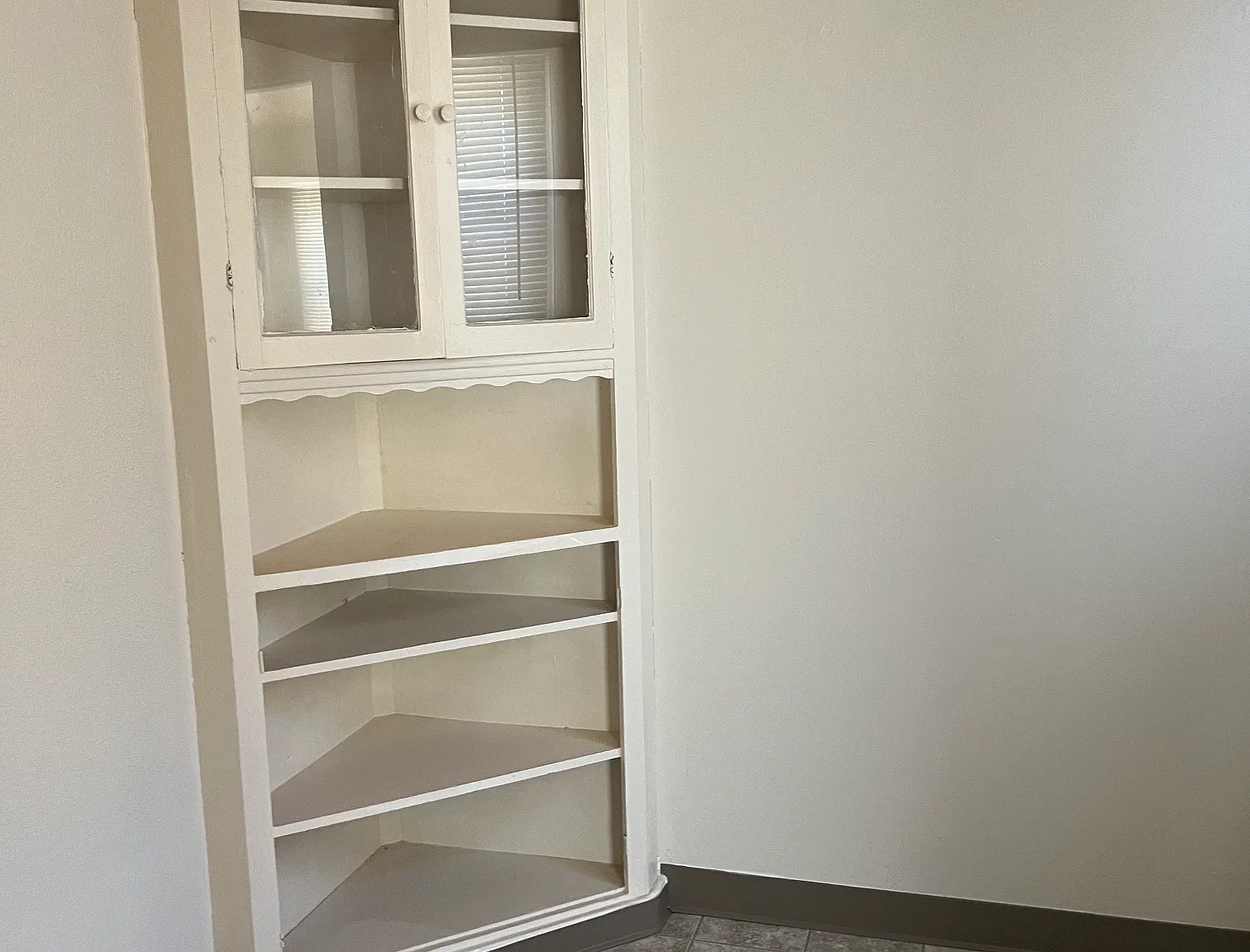 2 bed, 730 sqft, $2,300 — Photo 4