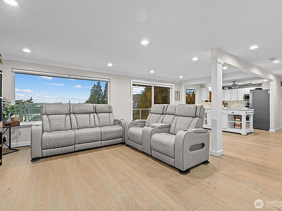 5th image of 3415 N Garden Avenue