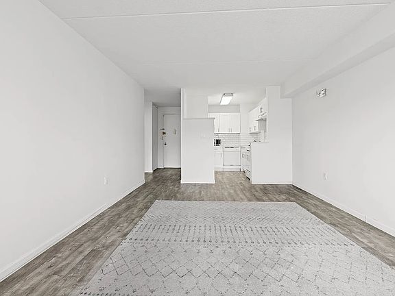 4th image of 301 Cathedral Pkwy #2A