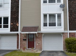 2216 Harwinton Pl, Hoffman Estates, IL 60169