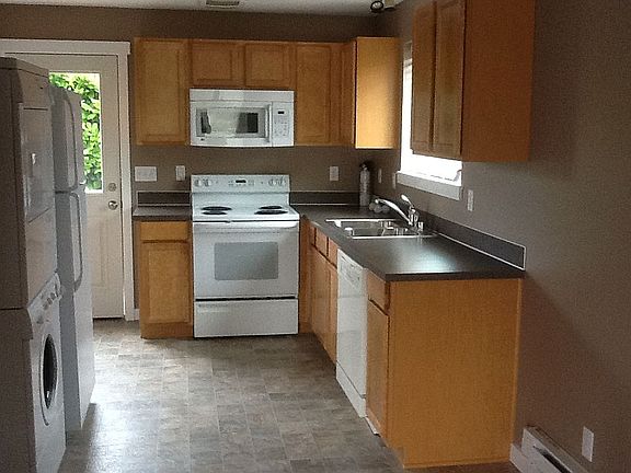 5th image of 421 Quince St SE