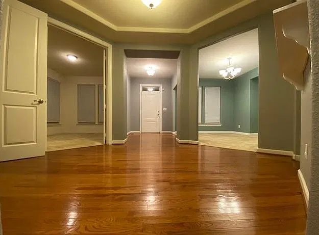 5 bed, 2.5 bath, 3036 sqft, $3,495 — Photo 4