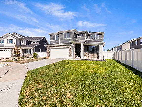 3rd image of 2346 W Swenson Cir