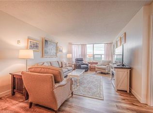 55 Green Valley Dr #1806, Kitchener, ON N2P1Z6