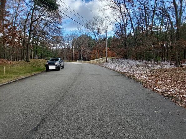 30 Schaefer Cir, Hudson, NH 03051