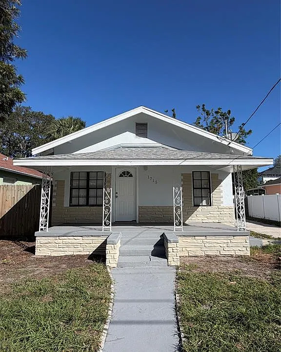 1715 W Nassau St