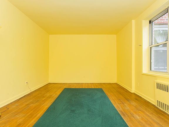 4th image of 2621 Union St APT 6H
