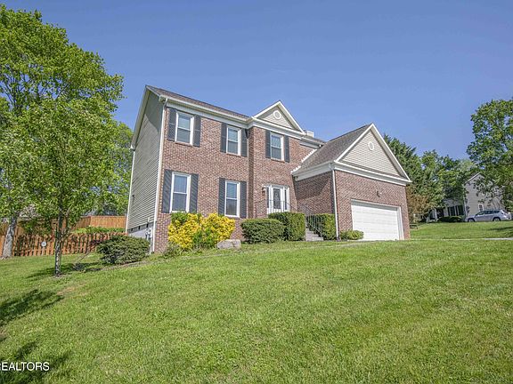 2nd image of 1013 Chesapeake Way