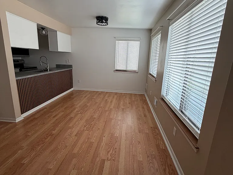 24160 Ashford Ln #25 — Photo 3