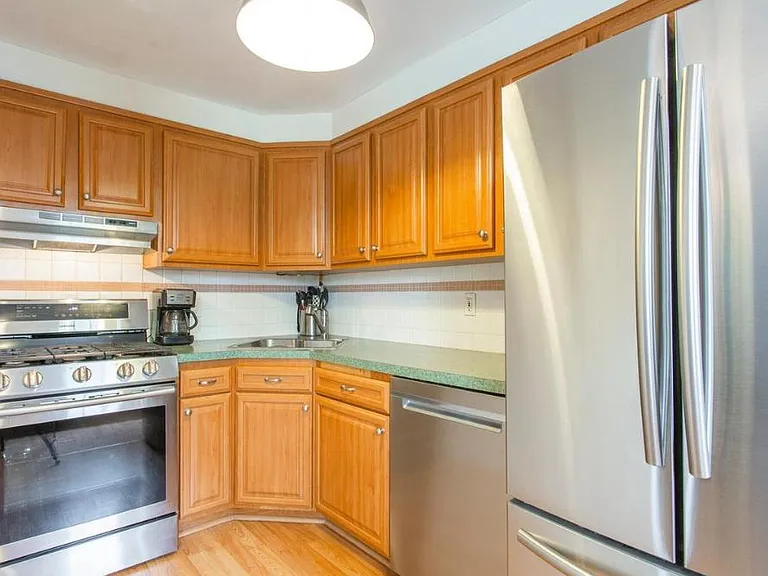 1144 Myrtlewood Ave — Photo 8