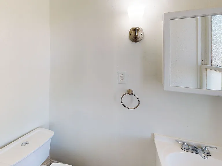 GRM - Gramercy Apartments — Photo 13