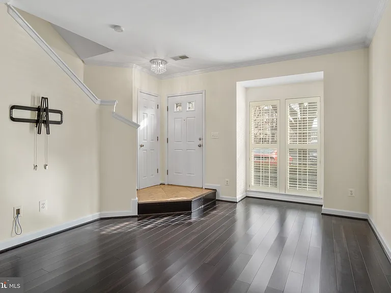 4384 Sutler Hill Sq — Photo 5