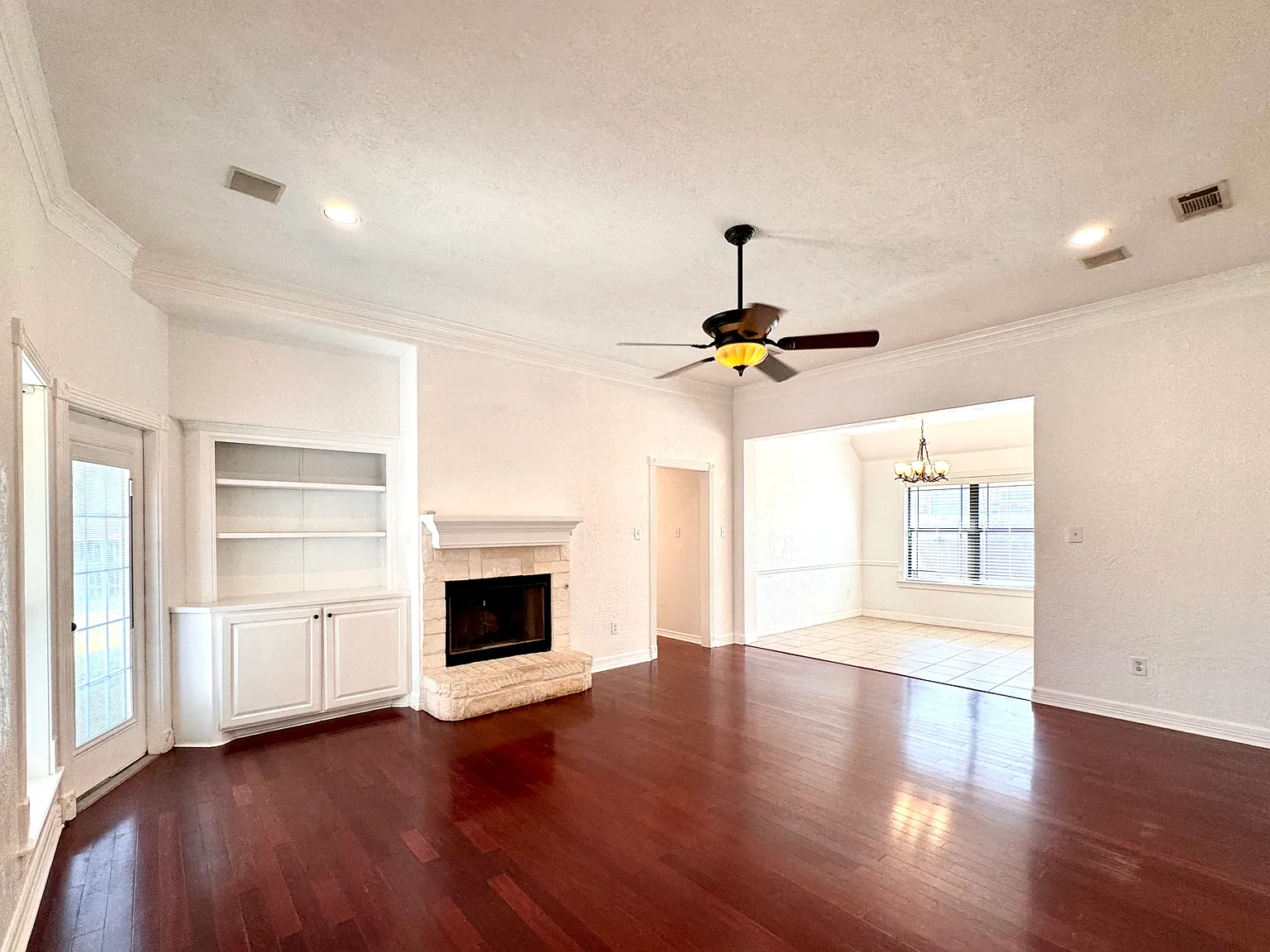 4 bed, 1743 sqft, $2,000 — Photo 3