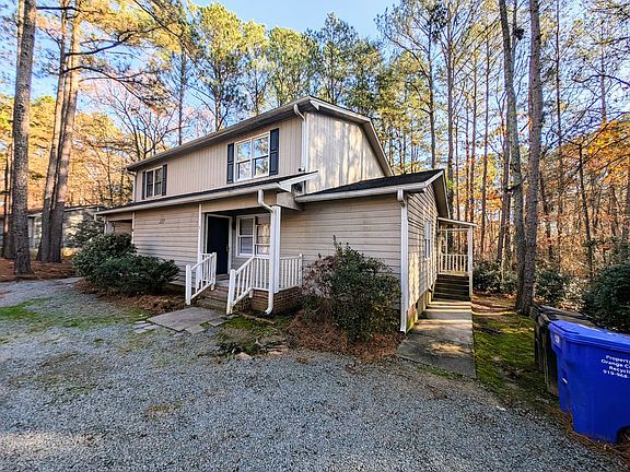 3rd image of 117 Forsyth Dr #B