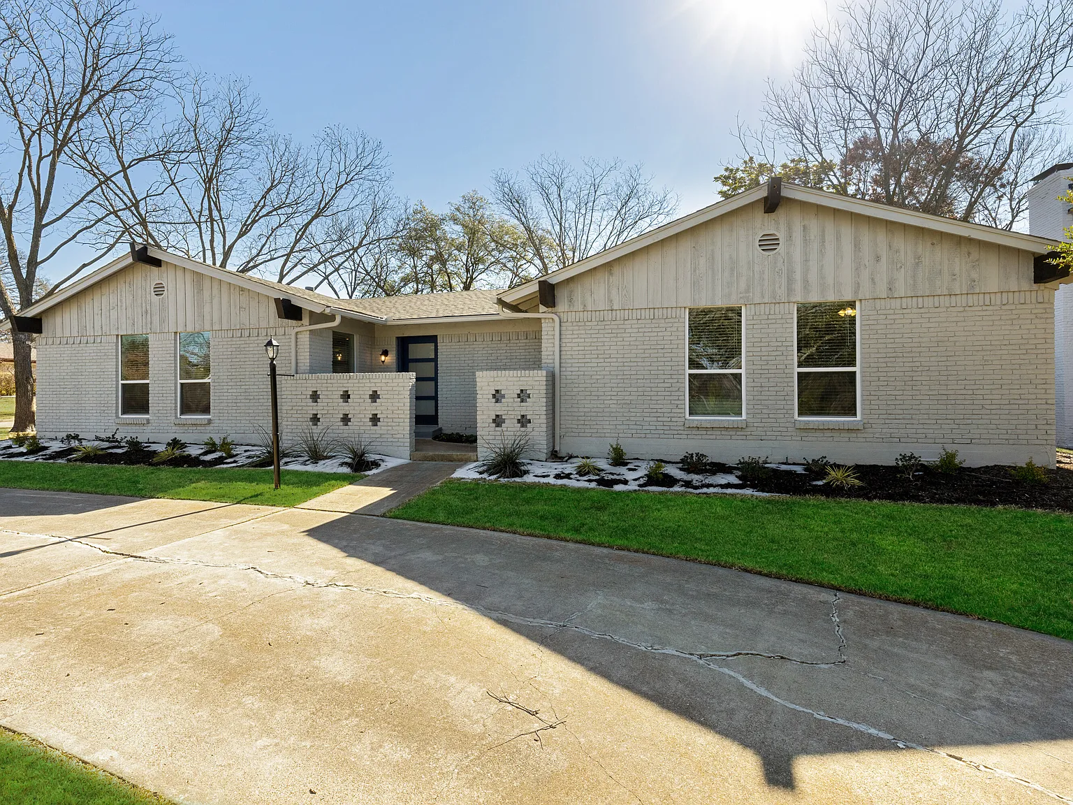 4 bed, 2.5 bath, 2745 sqft, $8,748 — Photo 3