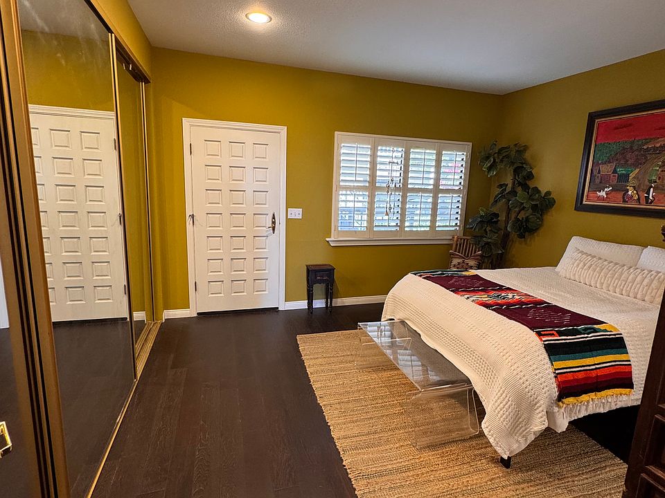 1st image of 555 E Arrellaga St APT 2