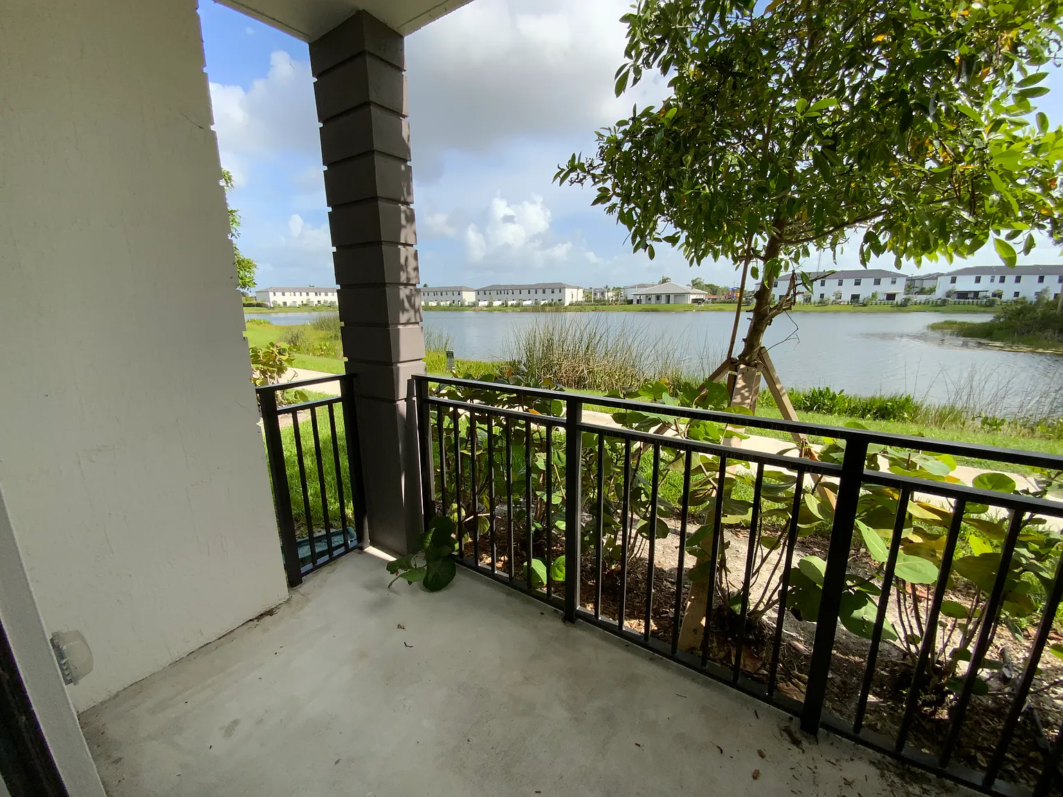 2 bed, 1165 sqft, $2,180 — Photo 4