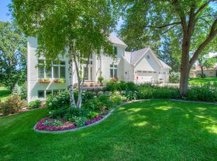 1866 Woodstone Dr, Victoria, MN 55386