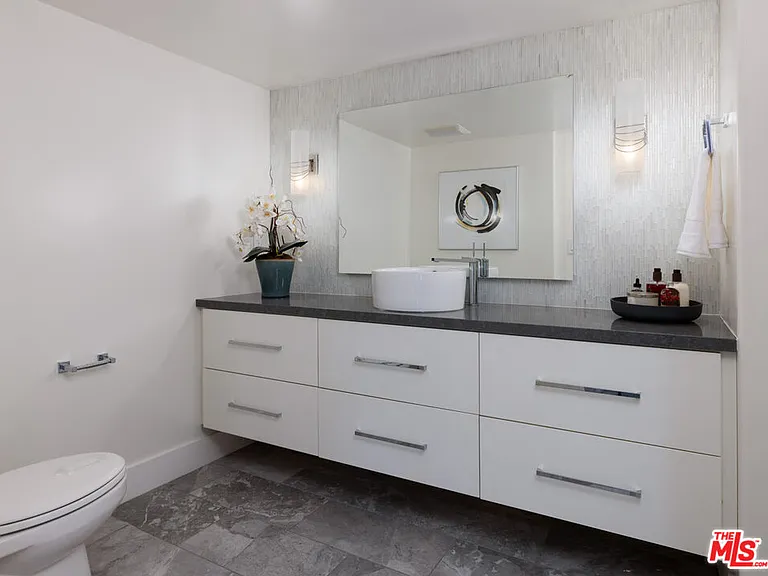 155 N Hamilton Dr #102 — Photo 30