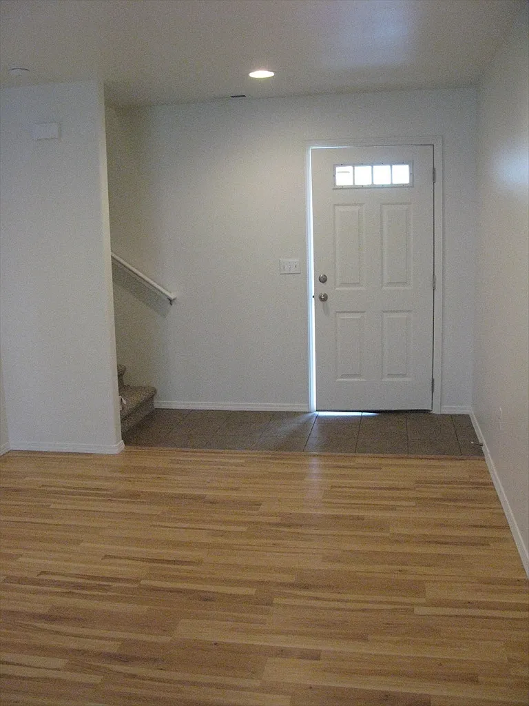 109 Mizzou Ct — Photo 2