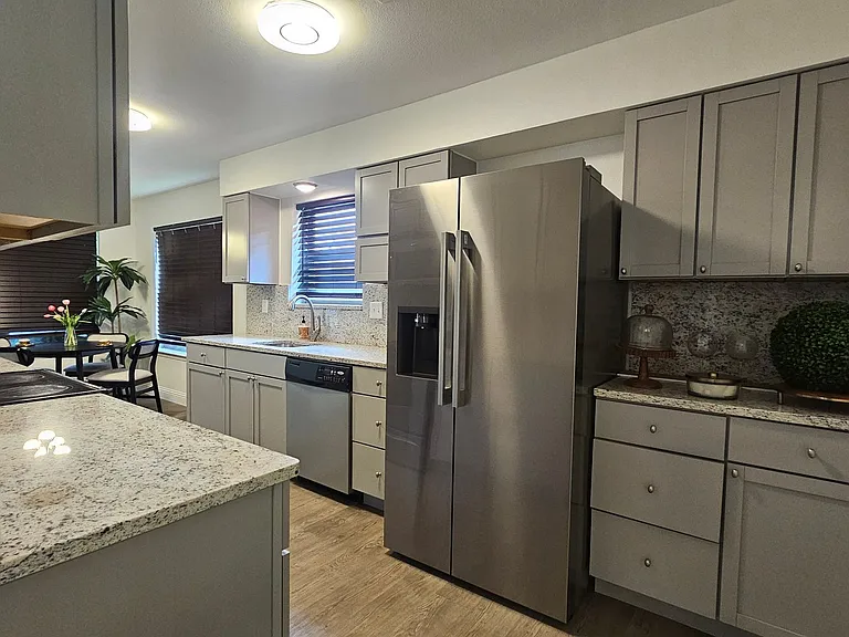 1619 Glenhill Ln — Photo 8