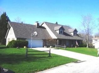 2625 W Garden Park Dr, Glendale, WI 53209